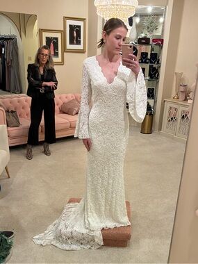 Primavera Couture Ivory Lace Long-Sleeve Wedding Gown